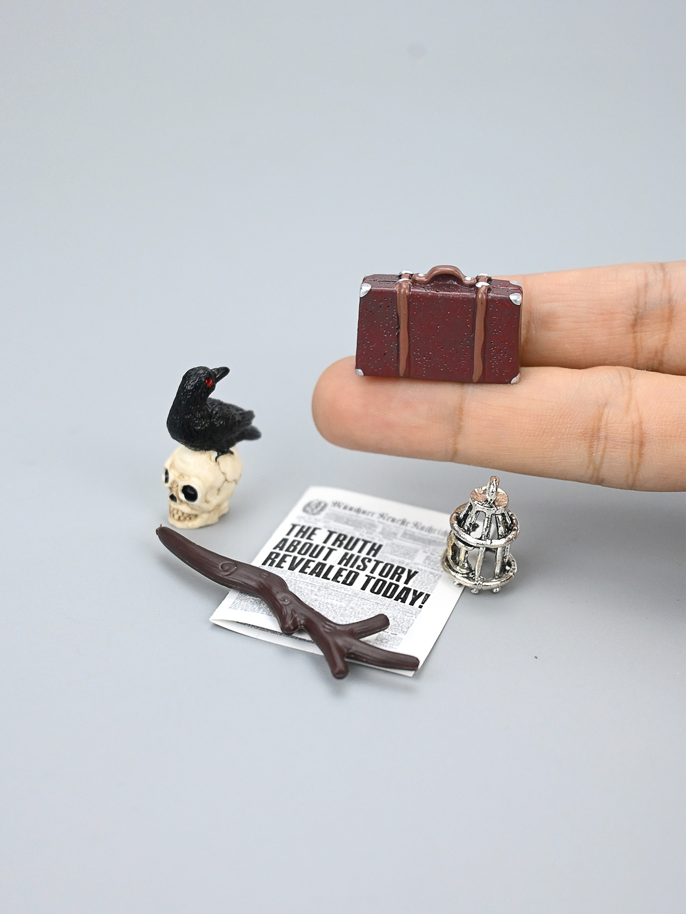 Miniature Academy Luggage Scen - Diy Electronics Housing review and price